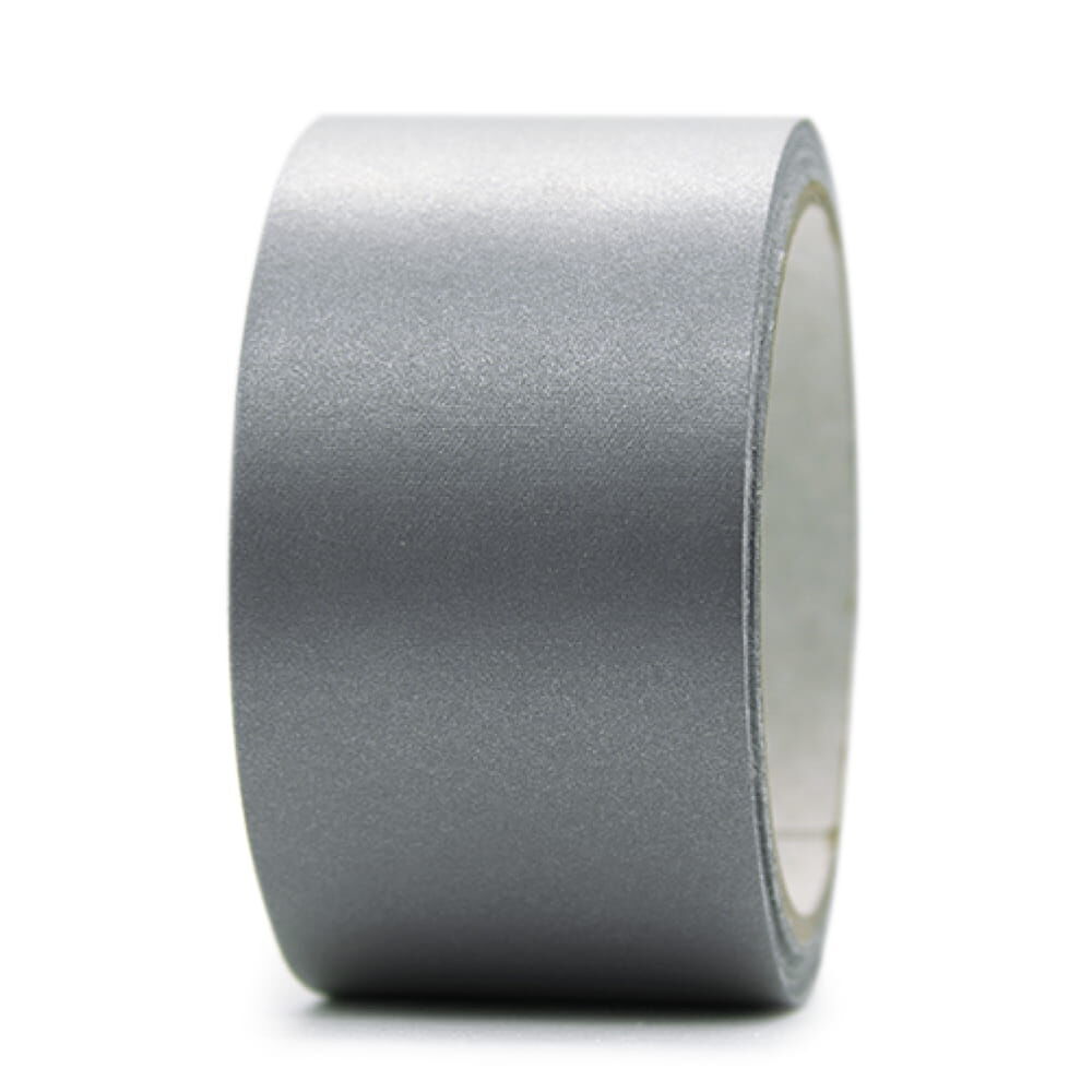 Frontale Ansicht der 5 m 3M Scotchlite 9945 Reflexgewebe-Rolle, silber. Rollenbreite 50,8 mm
