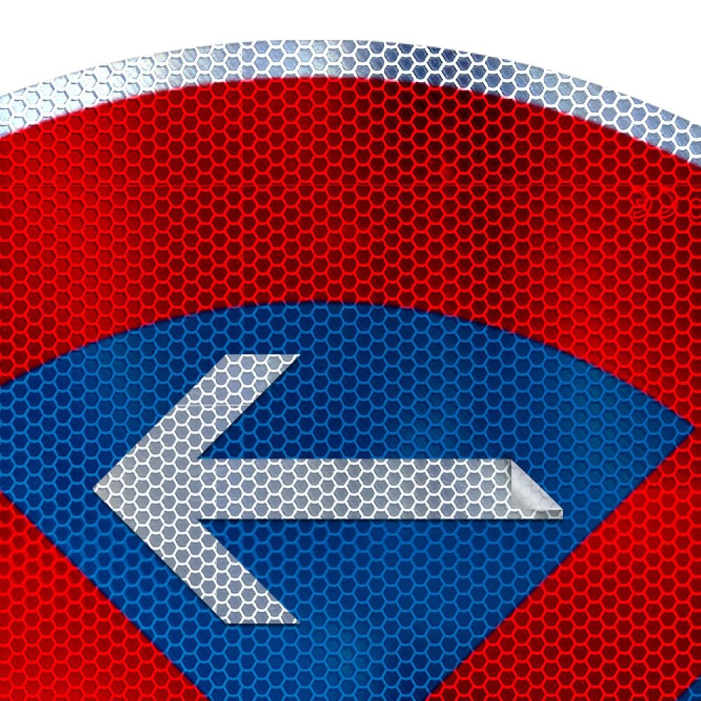 Detail: Pfeil links auf Schild, Ecke abziehbar (Applikation)