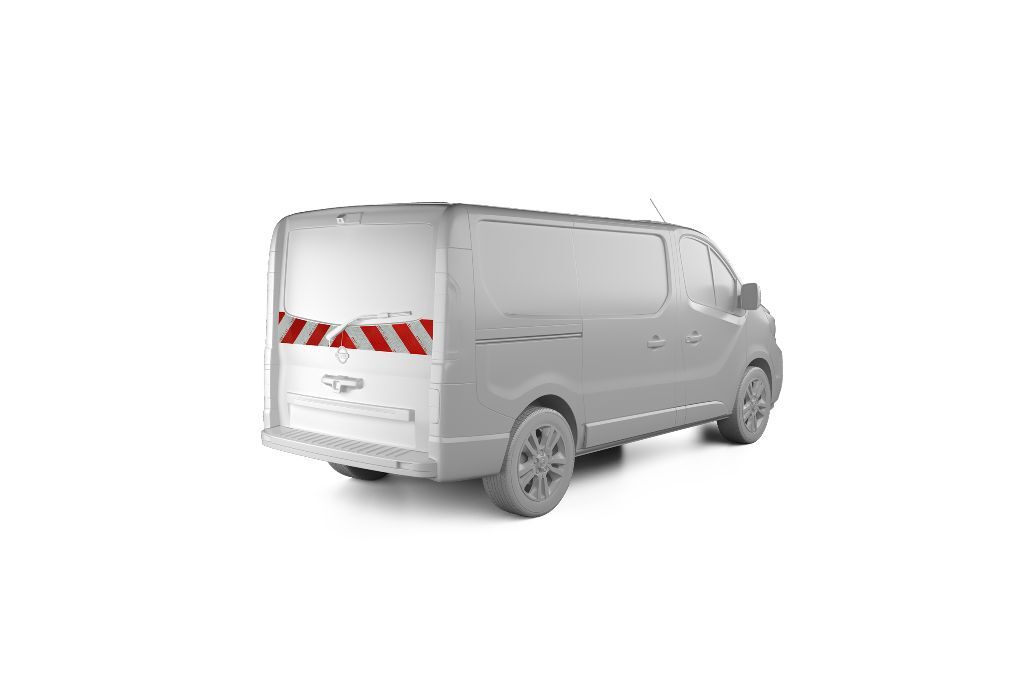 Nissan Primastar mit Heckklappe, ausgestattet mit Heckwarnmarkierung, Baujahr 2021