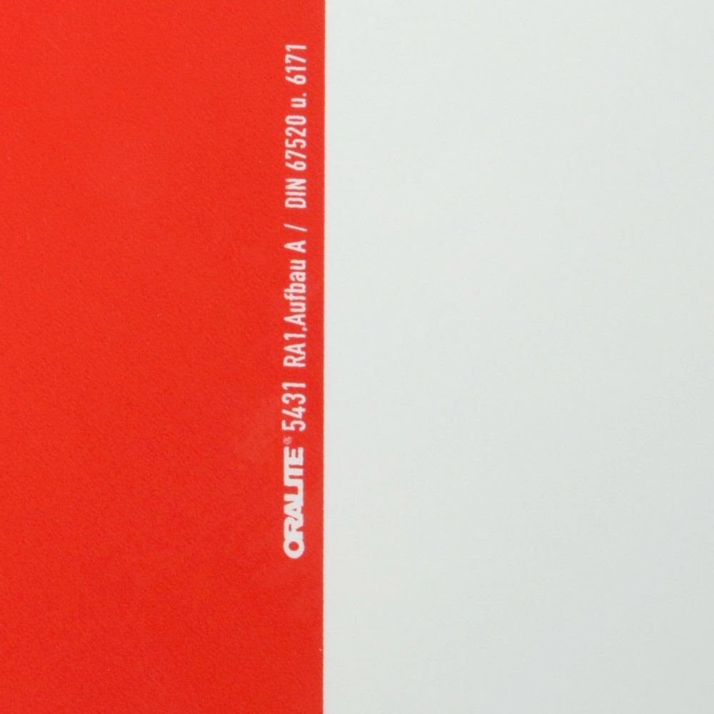 Nahaufnahme RA1-Folie 5431, Schriftzug und Glanz sichtbar