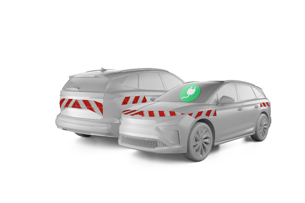 Skoda Enyaq mit Komplettwarnmarkierungssatz, Baujahr 2025