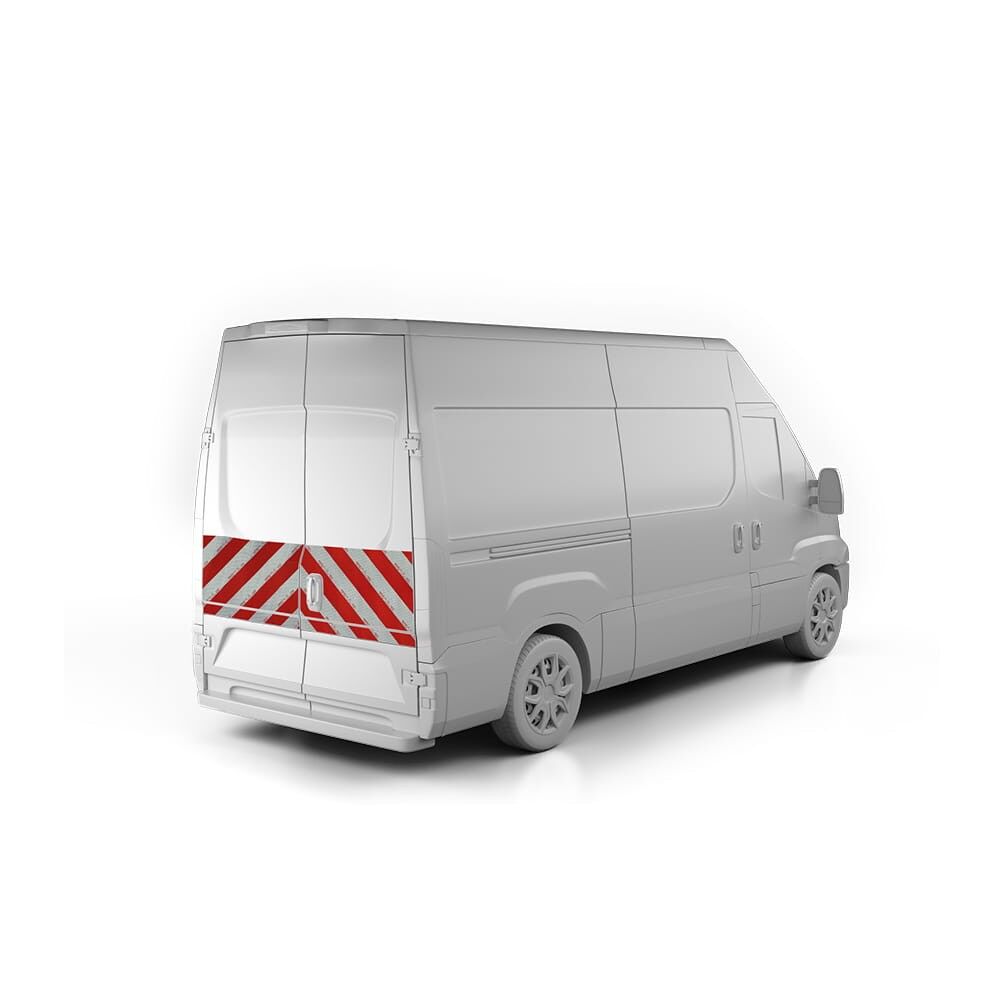 Iveco Daily, Baujahr 2020, Heckwarnmarkierung unten für Höhe 3, rot-weiß