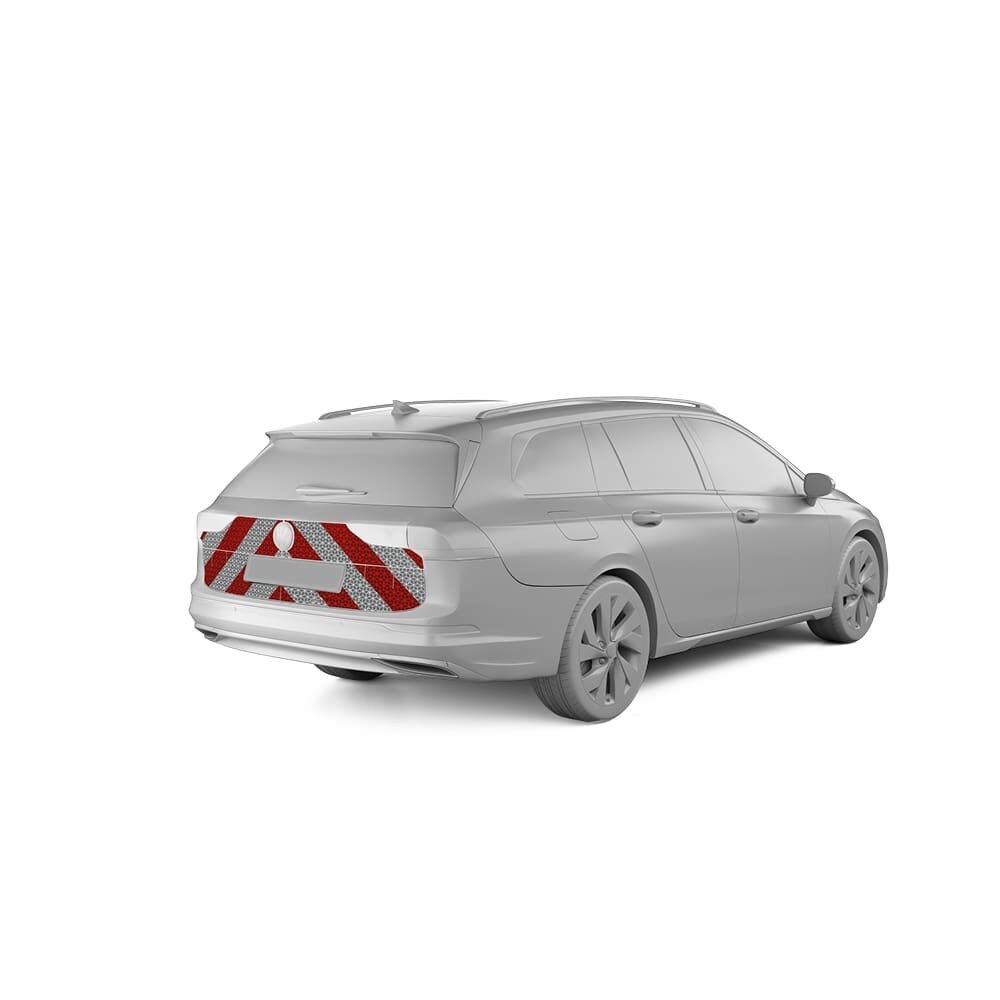 VW Golf VIII Variant mit Heckwarnmarkierung, Baujahr 2020