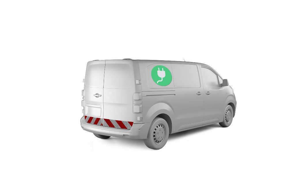 Fiat E-Scudo mit Heckwarnmarkierung und  E-Plakette, Baujahr 2021