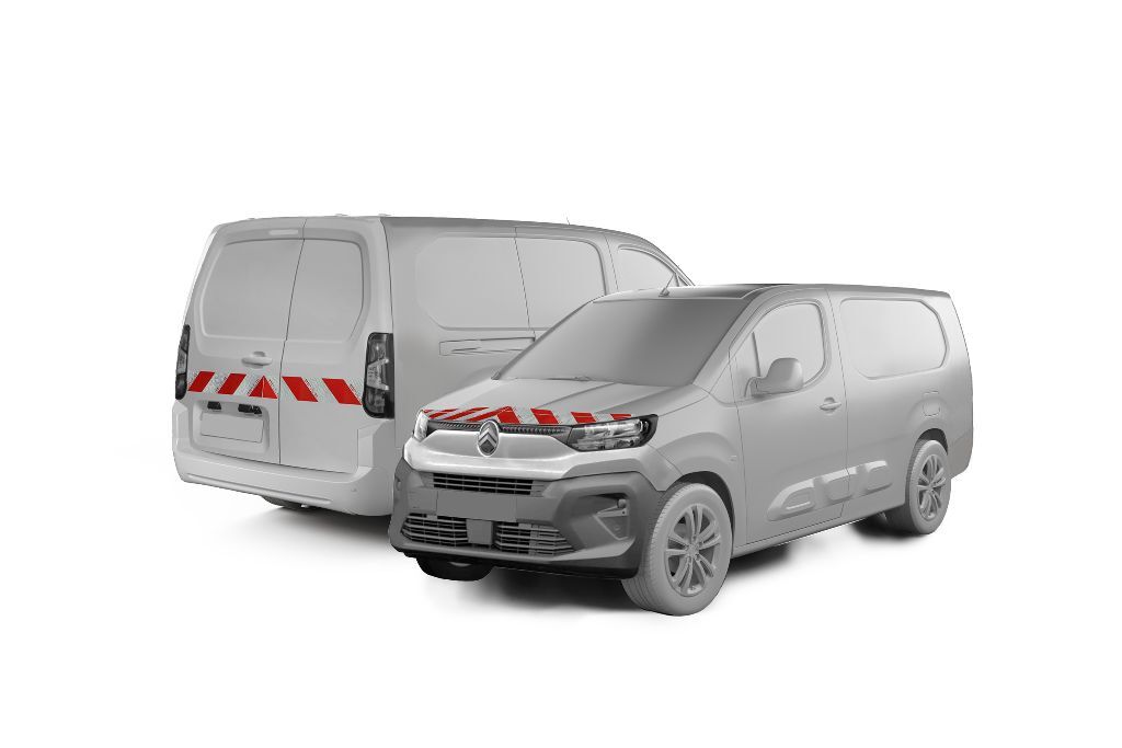 Citroen Berlingo in Variante L2 und Hecktür mit Front- und Heckmarkierung, Baujahr 2024