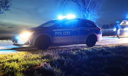Markierungen für Fahrzeuge der Polizei