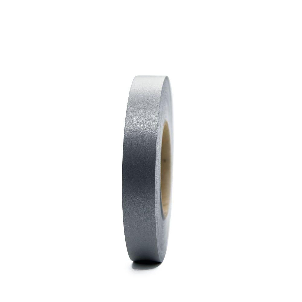 Frontale Ansicht der 50 m 3M Scotchlite 8925 Reflexgewebe-Rolle, silber. Rollenbreite 25,4 mm