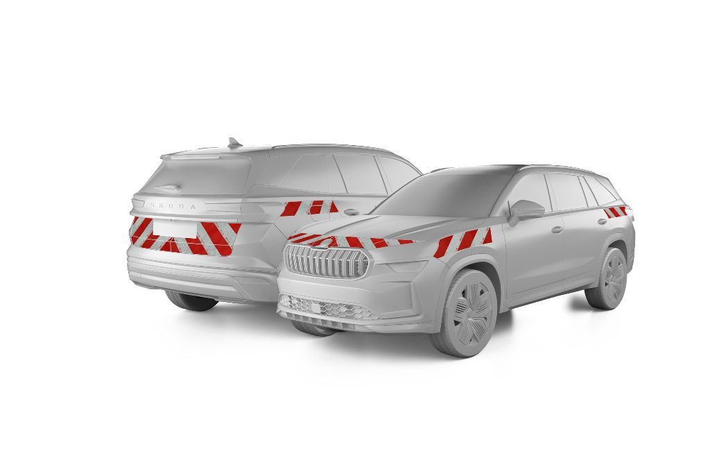 Skoda Kodiaq in Front- und Heckansicht mit Komplettwarnmarkierungssatz, Baujahr 2024