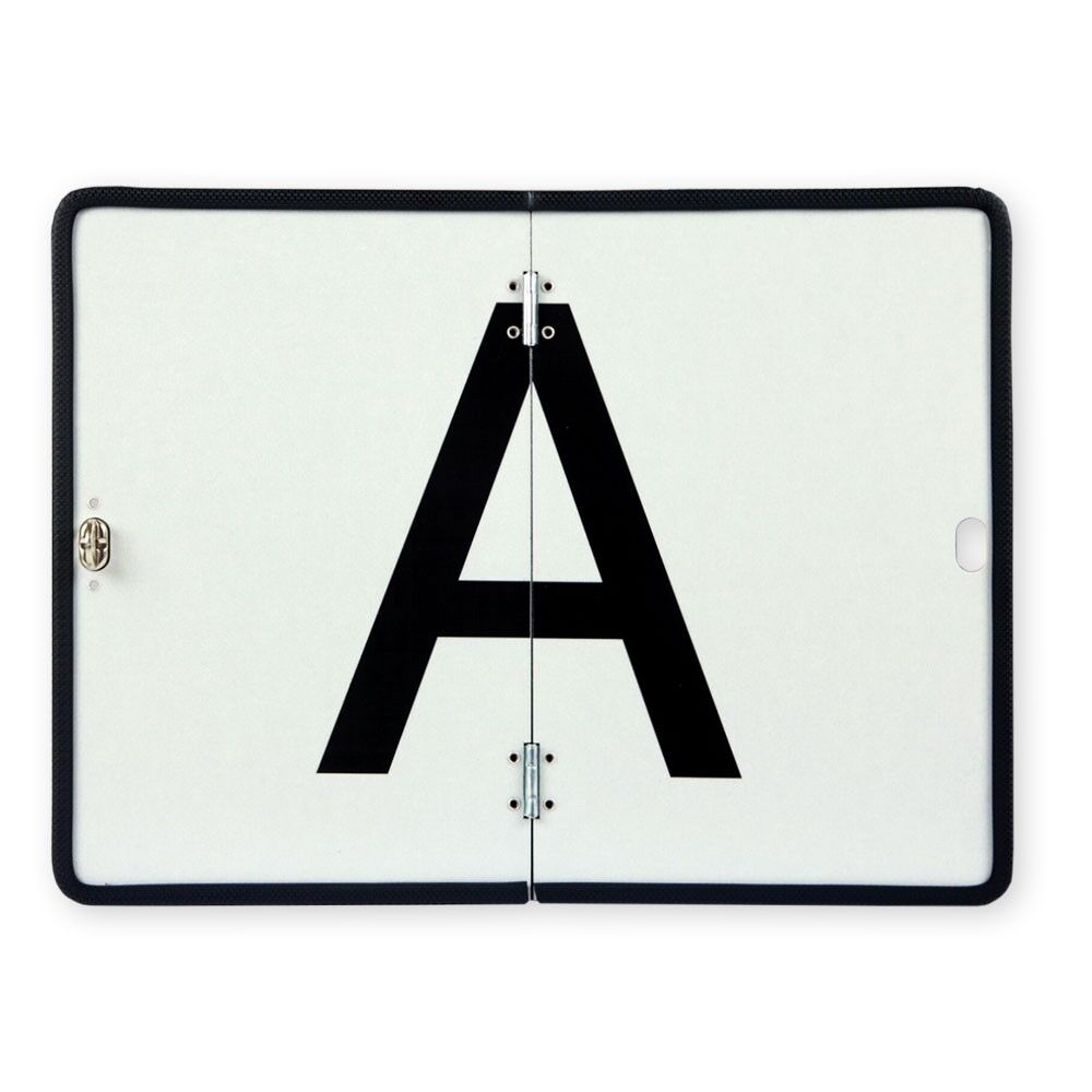 Vertikal klappbares A-Schild aus Stahlblech mit Kantenschutz, Vorderansicht
