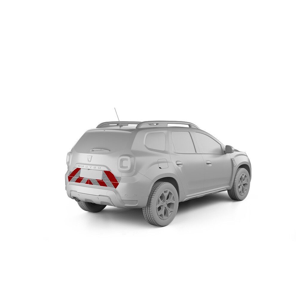 Dacia Duster II mit Heckwarnmarkierung, Baujahr 2018