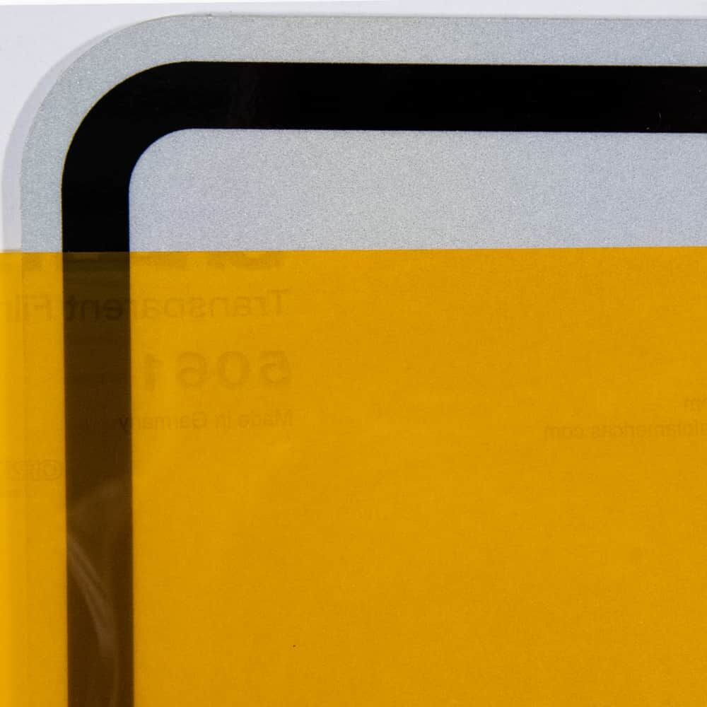 Gelbe Overlay-Folie 5061 halbtransparent auf Verkehrszeichenecke