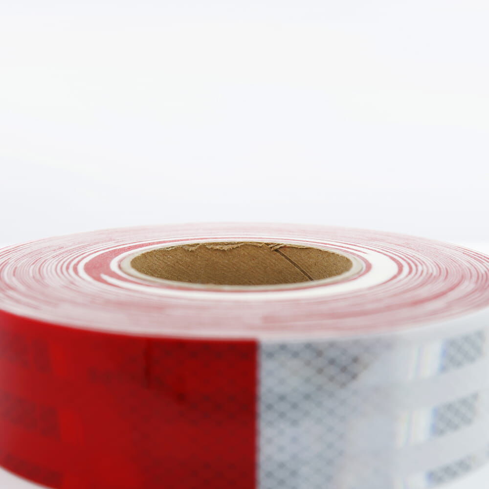 Nahaufnahme Rollenkern 3M 983-326 mit rot/weißem Reflexband