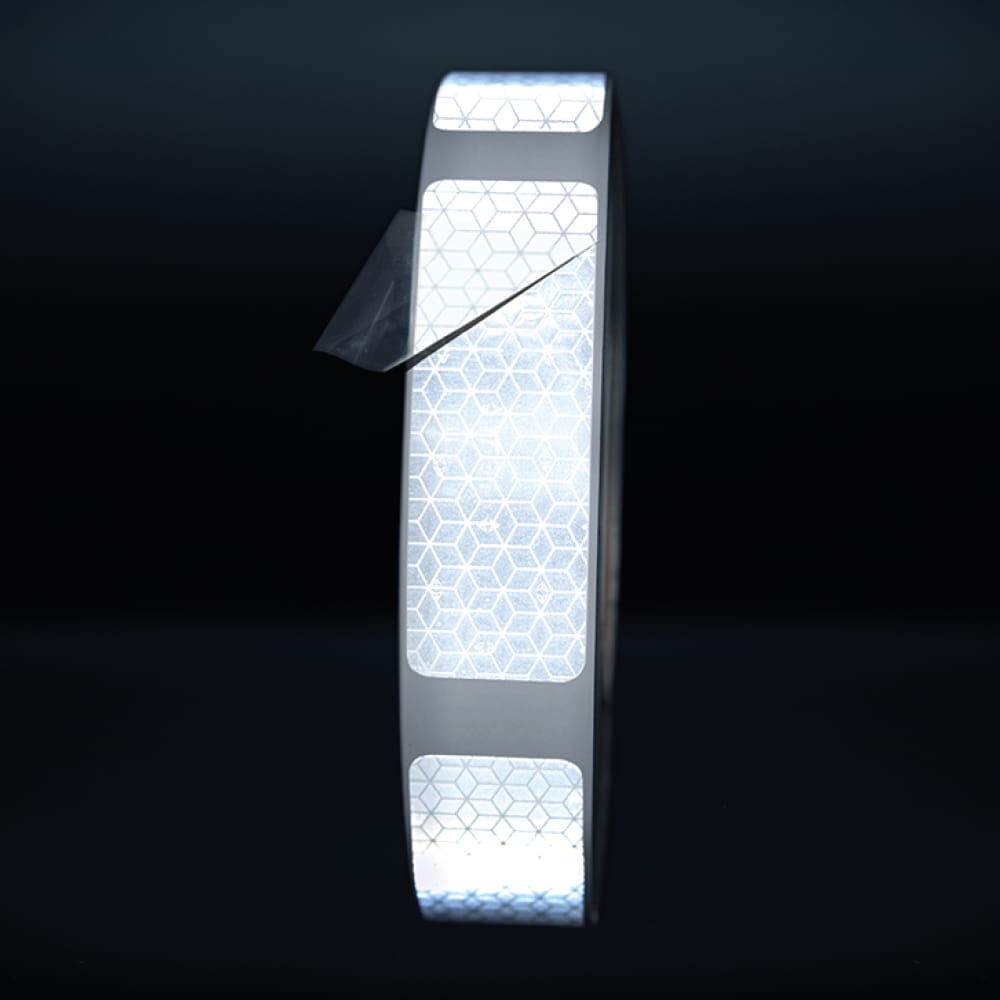 Reflektierende VC110 Gaps 90x30 mm bei Dunkelheit auf Rolle sichtbar