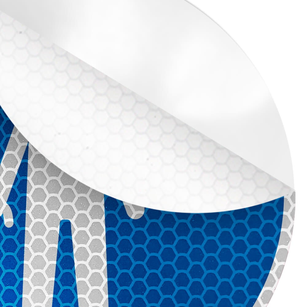 Nahaufnahme: reflektierende Oberfläche des Aufklebers Mann mit Stock