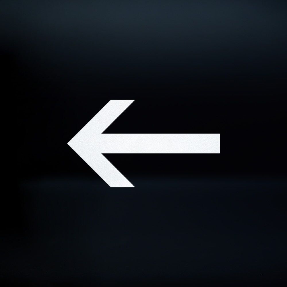 Selbstklebender Richtungspfeil RA1, reflektierend im Dunklen