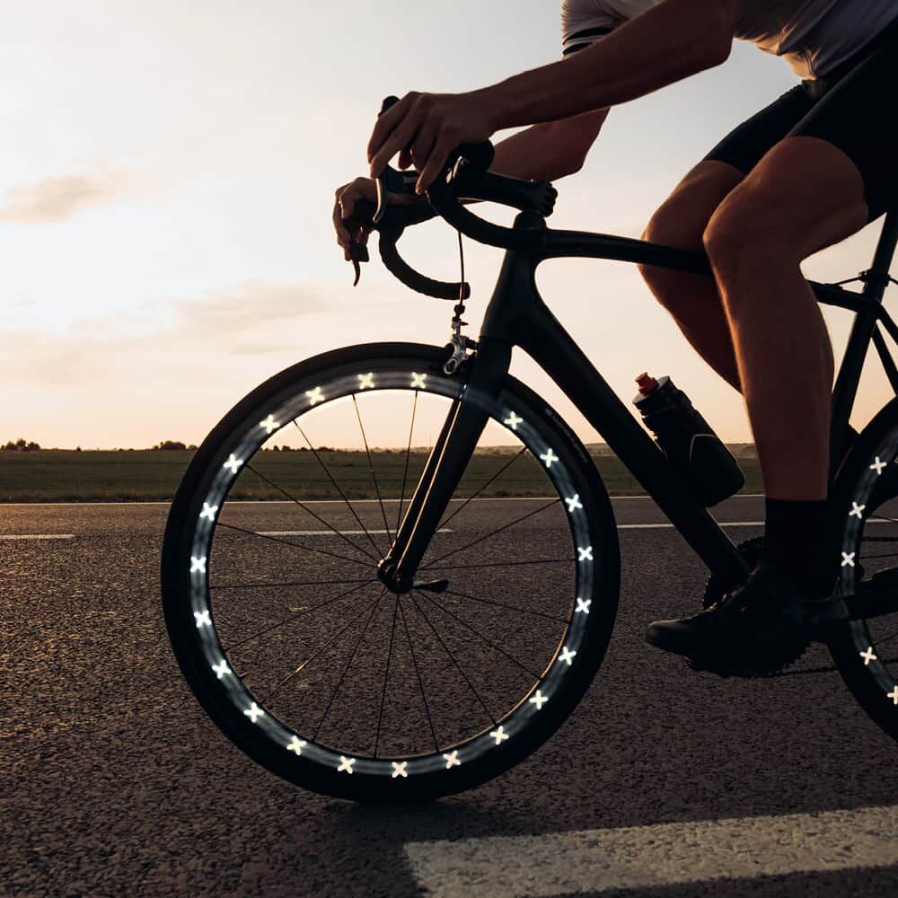 Reflektierende Felgensticker Kreuze am Rennrad für bessere Sichtbarkeit