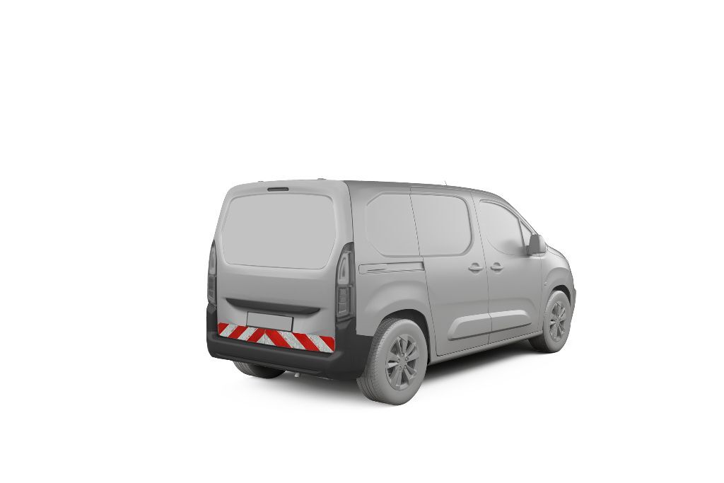 Peugeot Rifter/E-Rifter mit Hecktmarkierung in Variante L1, Baujahr 2024