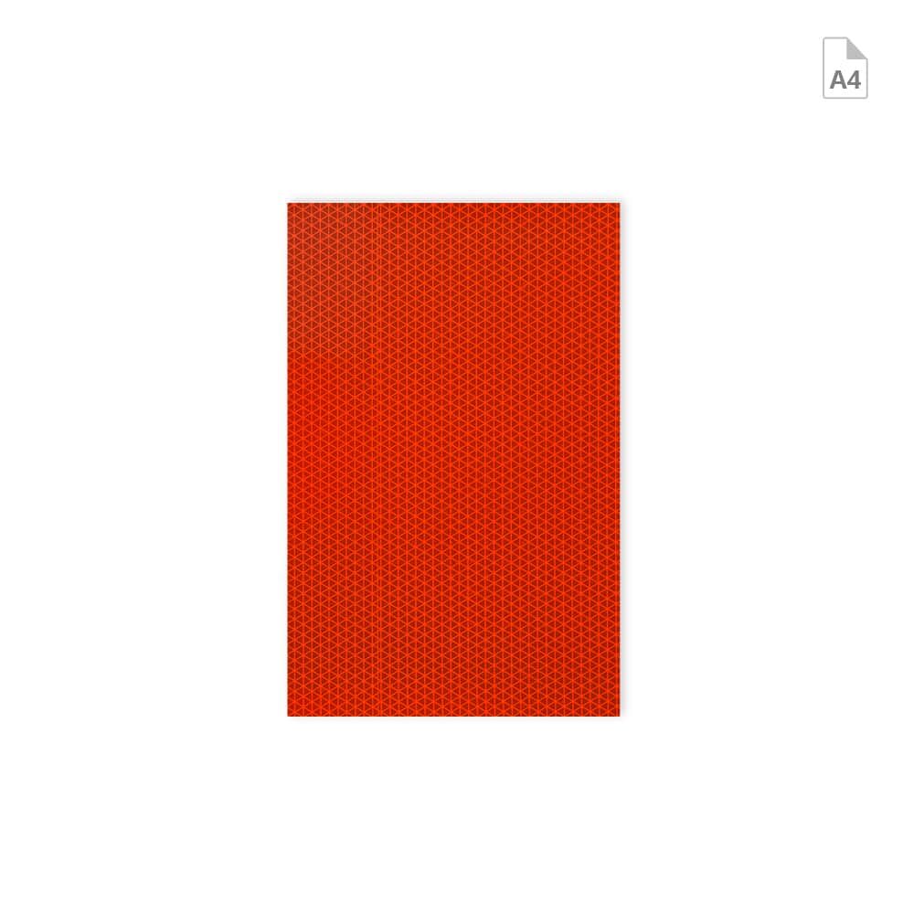 A4-Zuschnitt der Orafol VC612 Reflexfolie in fluor-orange, Vorderseite mit Mikroprismenstruktur