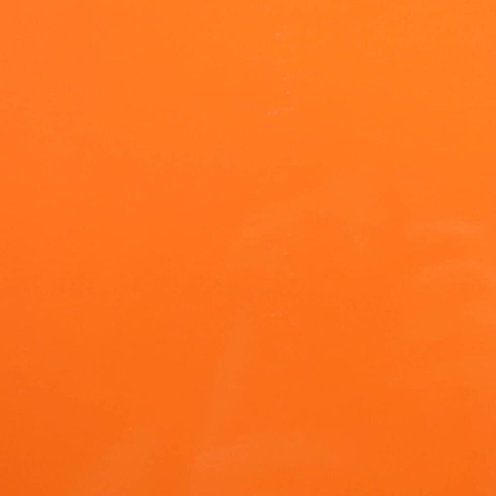 Detailbild der feinkörnigen Folienstruktur der orangen Orafol 5710 Reflexfolie