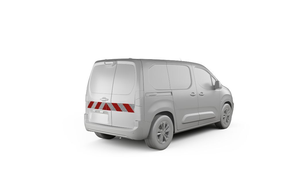 Peugeot (E-)Partner mit Heckwarnmarkierung, Baujahr 2018